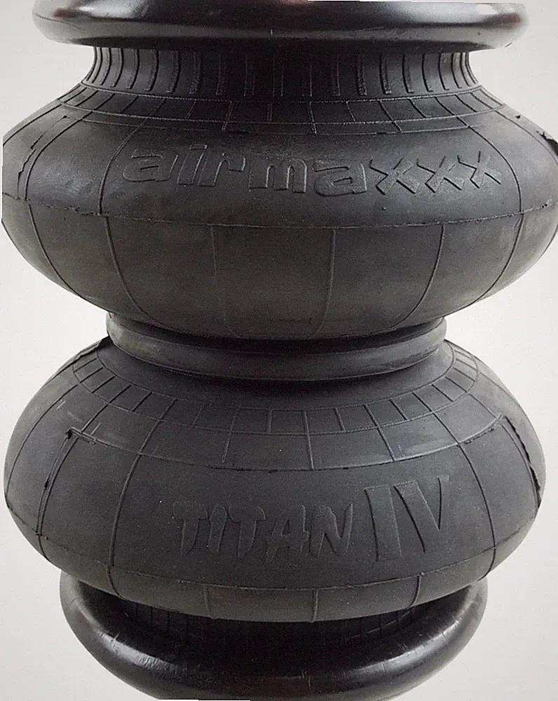 airmaxxx 2600 bag Titan IV 4 ply 11" tall 1/2"npt port air spring heavy duty