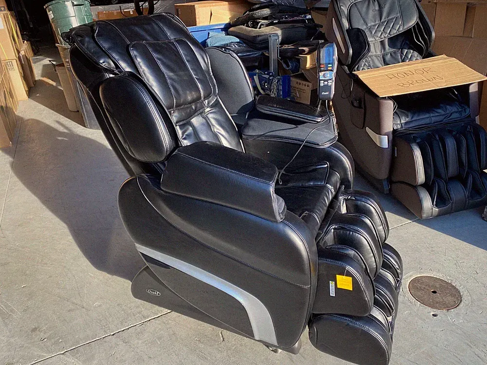 Osaki Titan TI-7700 Massage Chair Recliner in Black